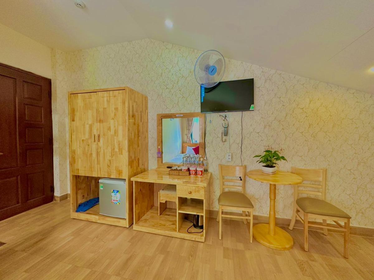 Hotel Khach San Minh Ha Đà Lạt Extérieur photo