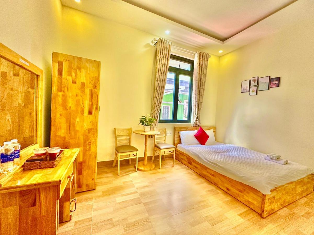 Hotel Khach San Minh Ha Đà Lạt Extérieur photo